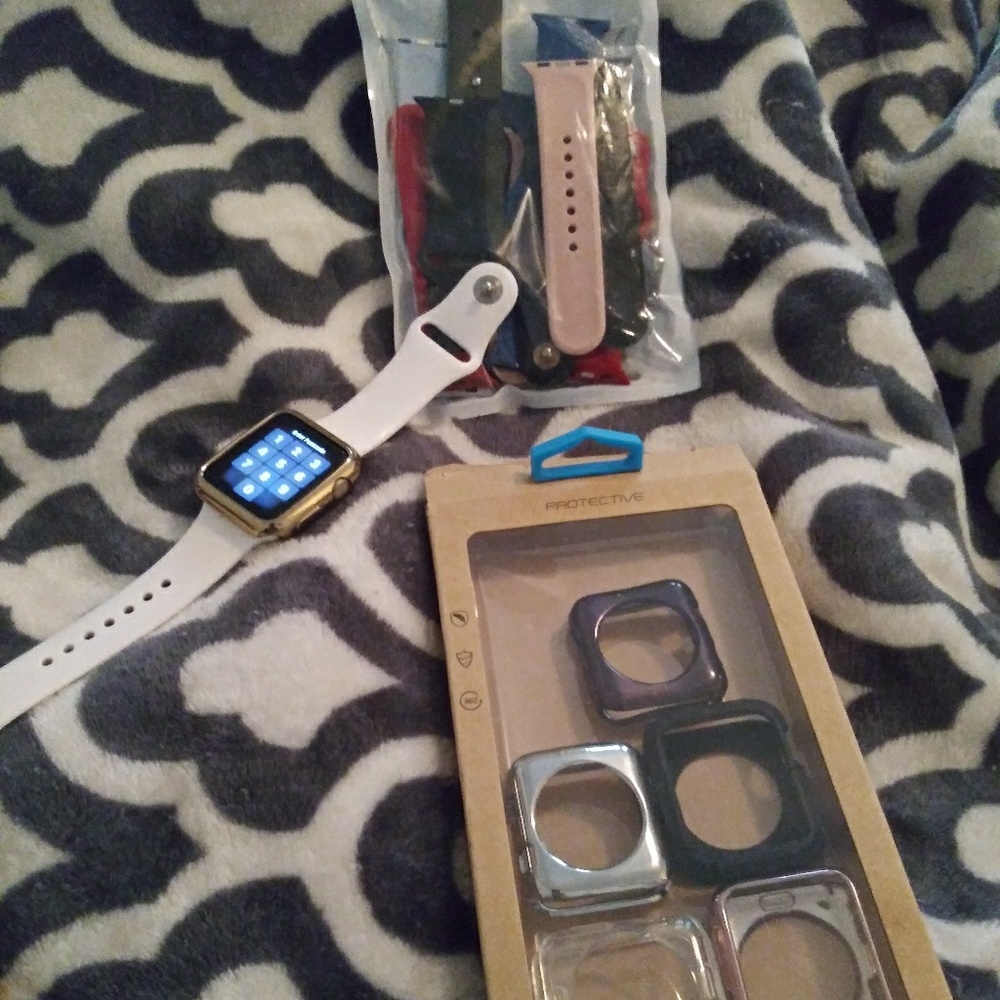 💥Apple watch 1st generation 42mm BUNDLE!💥